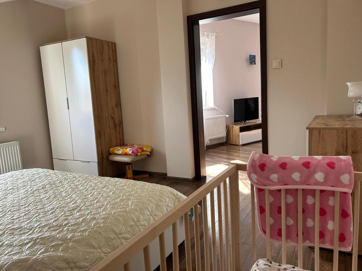 Apartament Bobrzanska - 4 Bedrooms Sypialnie Свідниця Екстер'єр фото